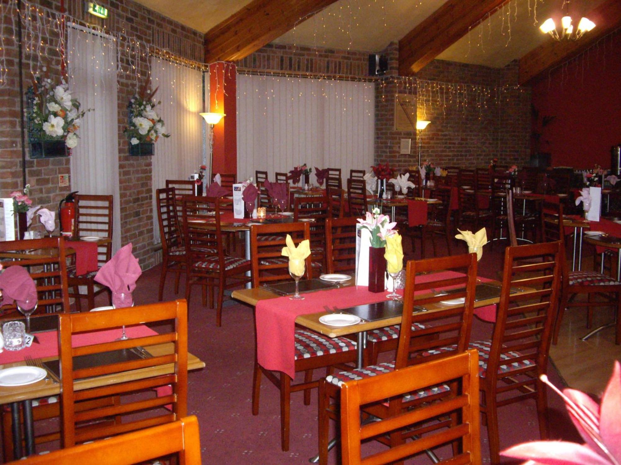 Corn Mill Lodge Hotel ลีดส์ ภายนอก รูปภาพ